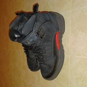 Jordan 12s jumpman